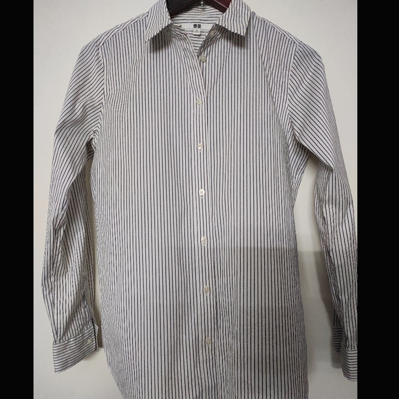 Uniqlo Stripe Shirt 🤍 - Picture 8 of 10